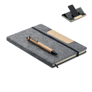 Darilni set beležka iz filca A5 in pisalo NOTEMIX MO2390-15